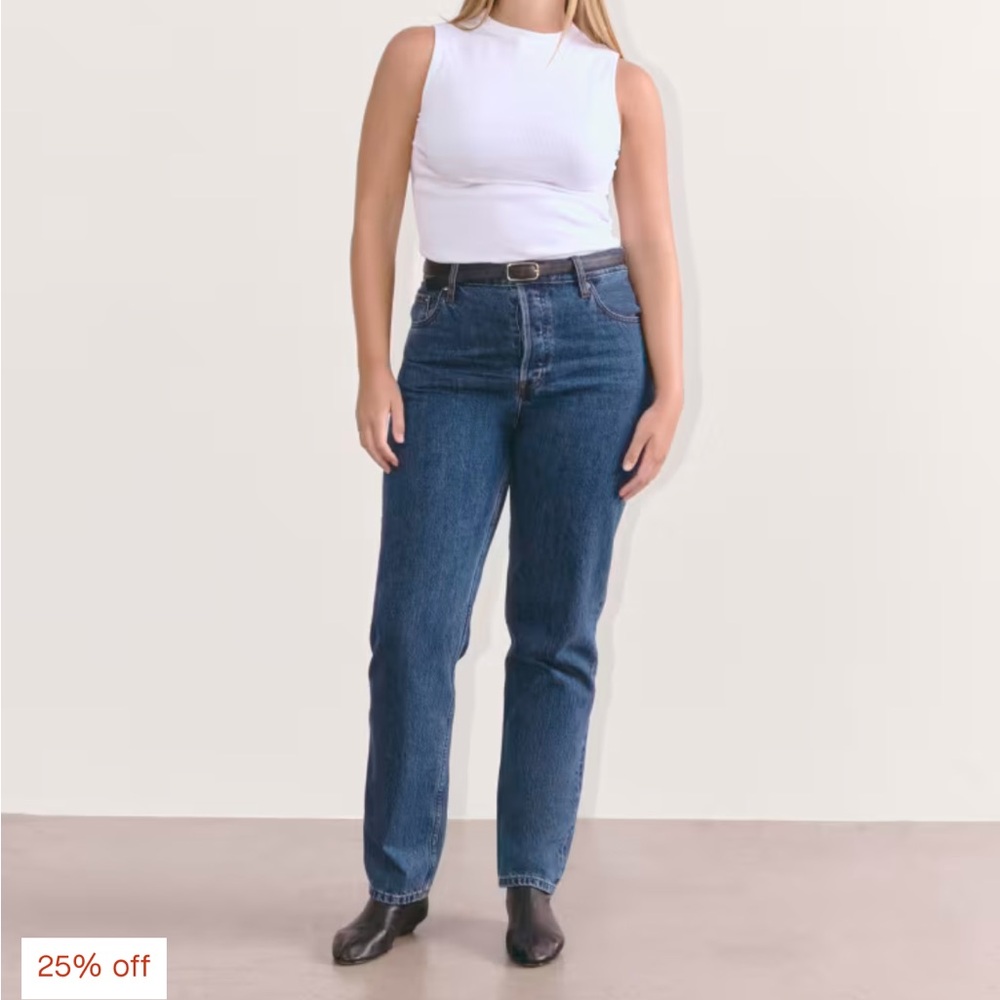 Everlane The Curvy ‘90s Cheeky Straight Jean in Northridge Blue - Picture 3 of 13